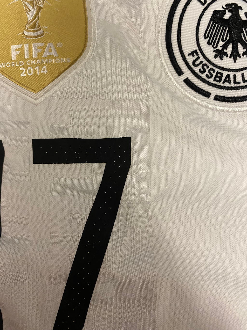 adidas DFB Deutschland Trikot EM 2016 L - BOATENG 17 - Nähte lösen sich neben der Nummer vorne