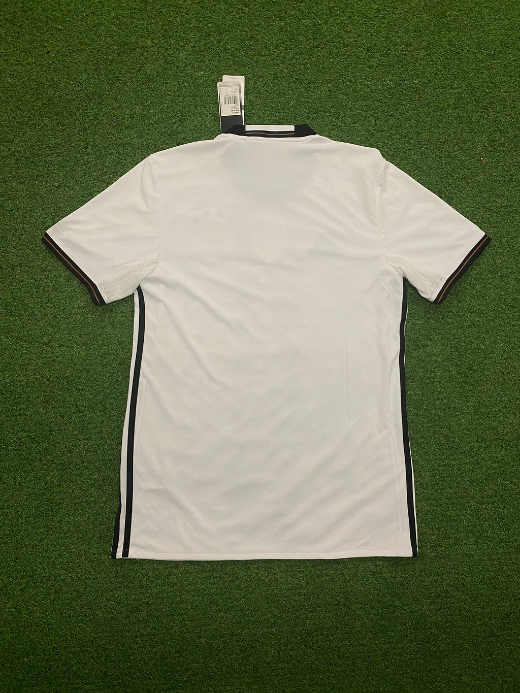 adidas DFB Deutschland Trikot Home EM 2016 M - Naht in der Mitte leicht gezogen