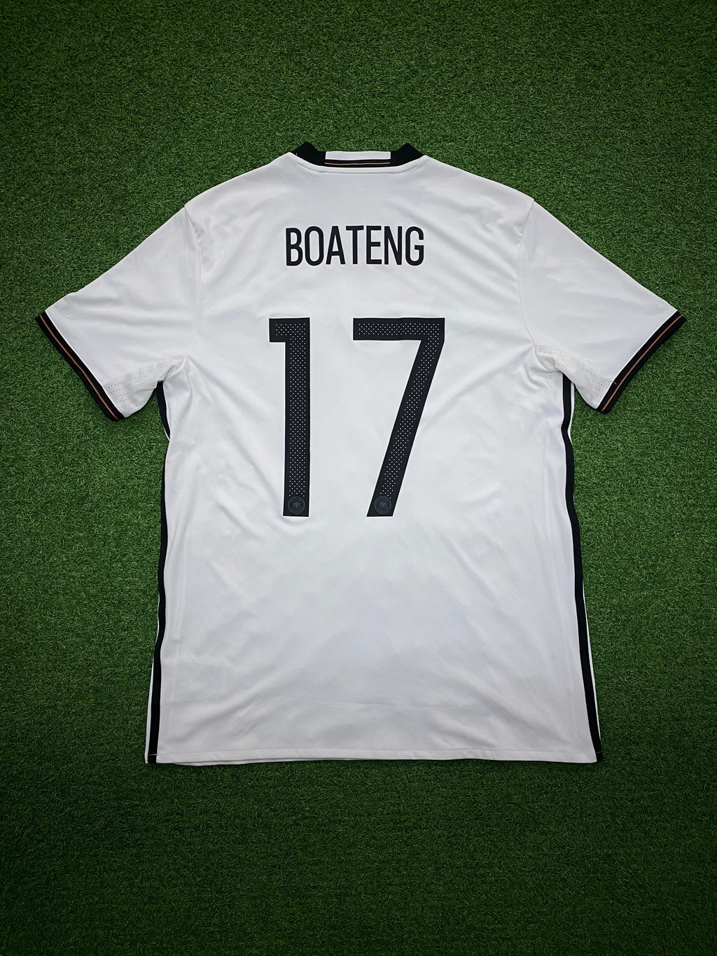 adidas DFB Deutschland Trikot EM 2016 L - BOATENG 17 - Nähte lösen sich neben der Nummer vorne