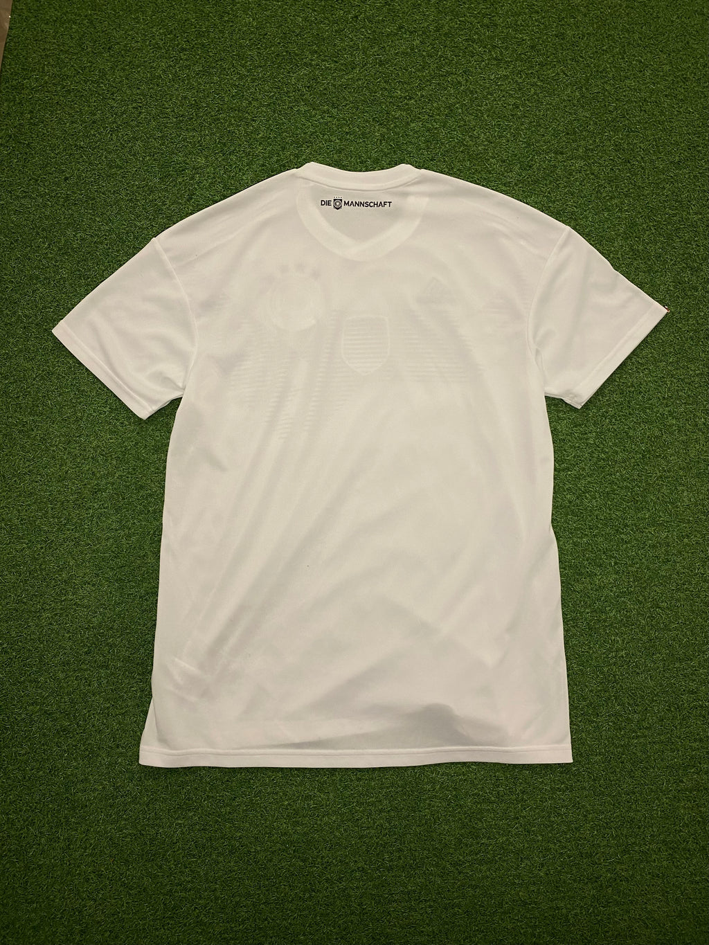 adidas DFB Deutschland Trikot Home Herren WM 2018 L - minimaler fleck vorne