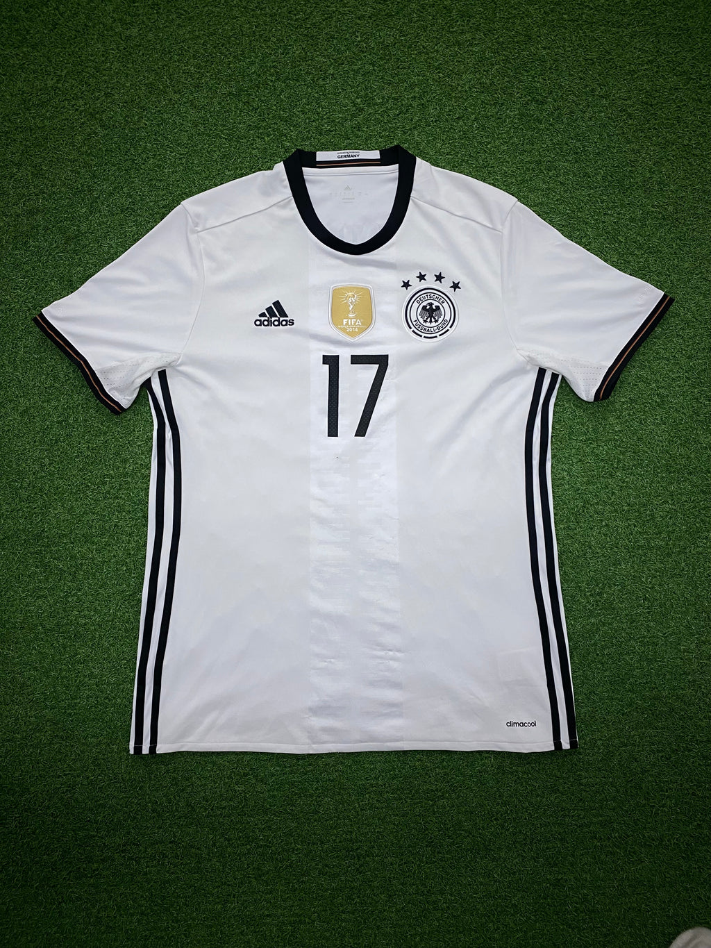 adidas DFB Deutschland Trikot EM 2016 L - BOATENG 17 - Nähte lösen sich neben der Nummer vorne